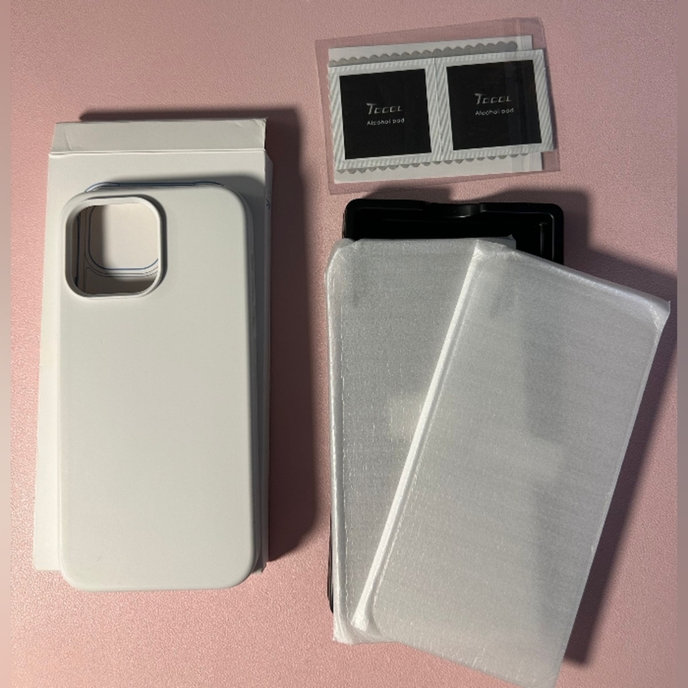 iPhone 14 Pro Max White Silicone Phone case 2 Screen Protector included